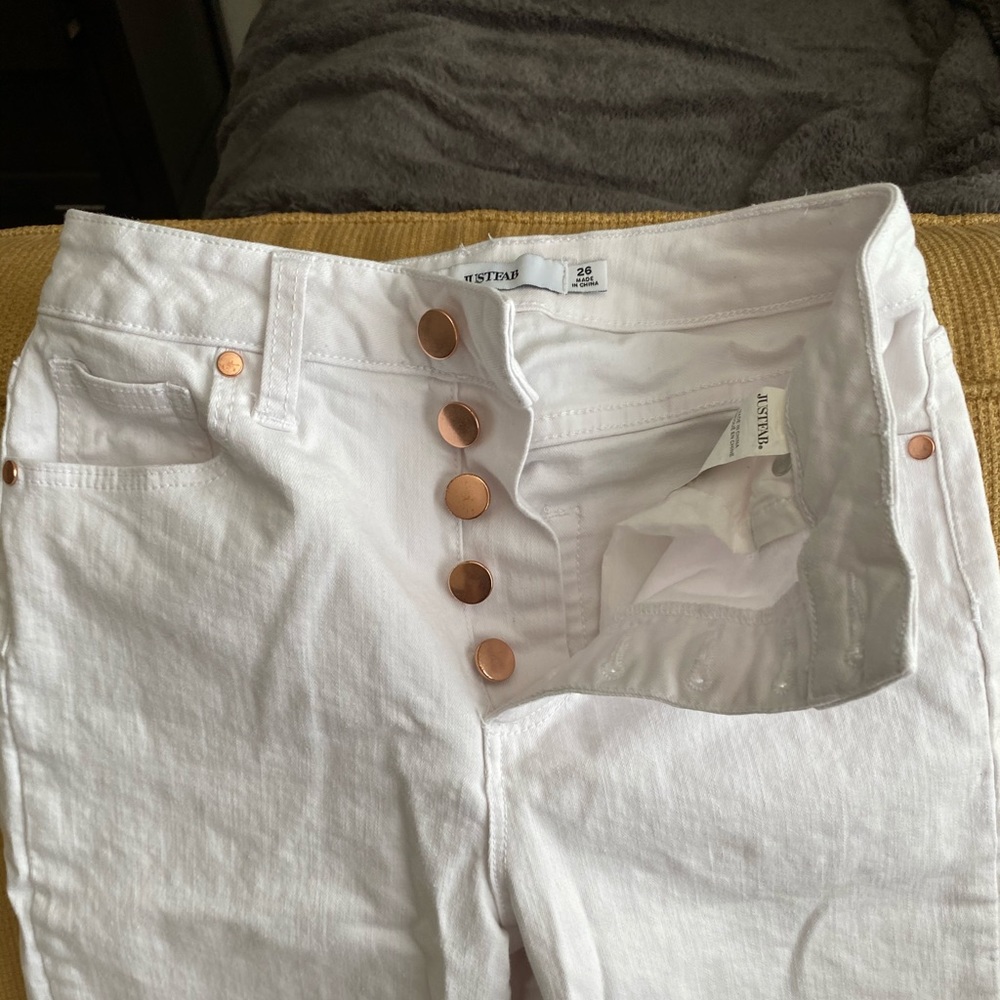 JustFab White High-Rise Cropped Wide Leg Jeans - Picture 3 of 6